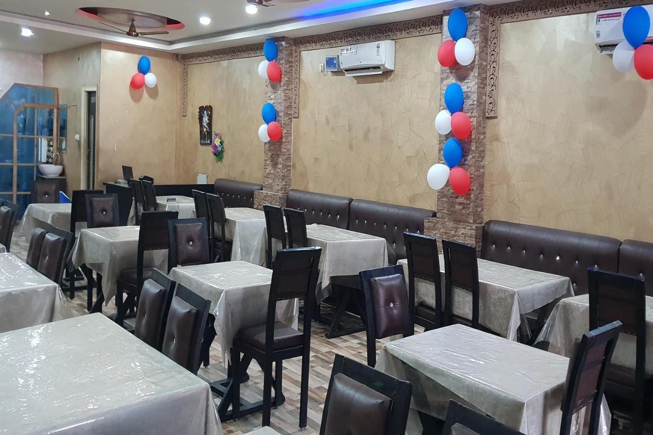 Oyo 27750 Bhagwati Residency Hotell Mirzāpur Eksteriør bilde