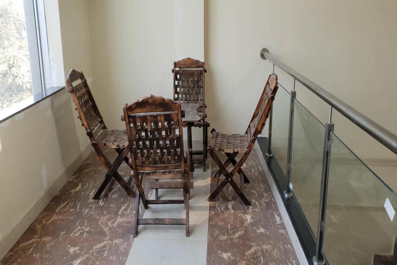 Oyo 27750 Bhagwati Residency Hotell Mirzāpur Eksteriør bilde