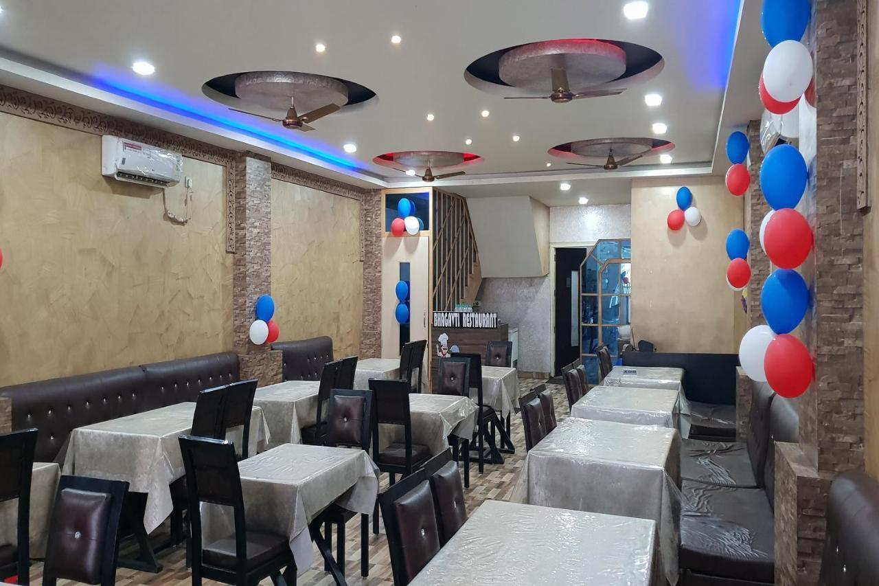Oyo 27750 Bhagwati Residency Hotell Mirzāpur Eksteriør bilde