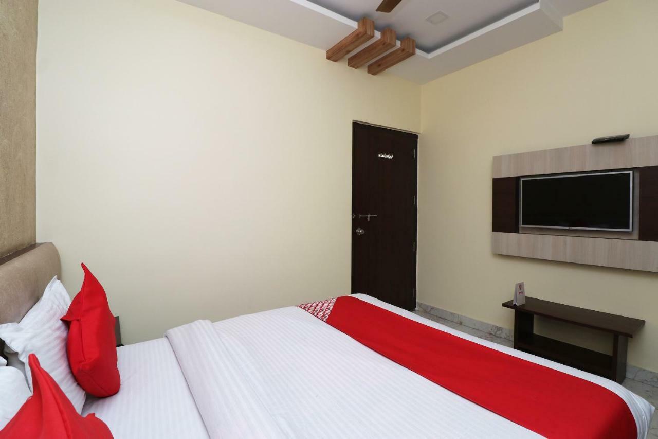 Oyo 27750 Bhagwati Residency Hotell Mirzāpur Eksteriør bilde