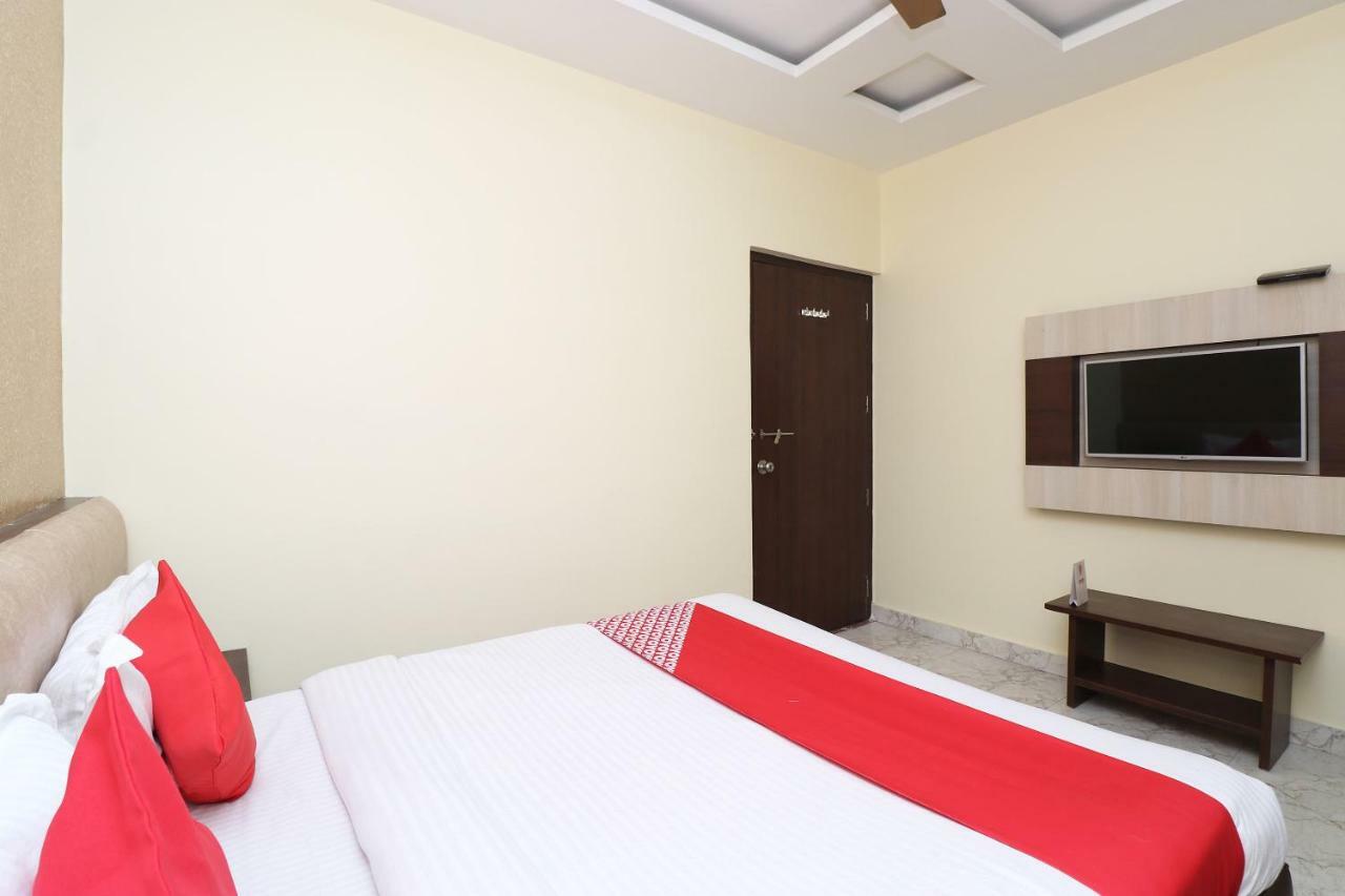 Oyo 27750 Bhagwati Residency Hotell Mirzāpur Eksteriør bilde